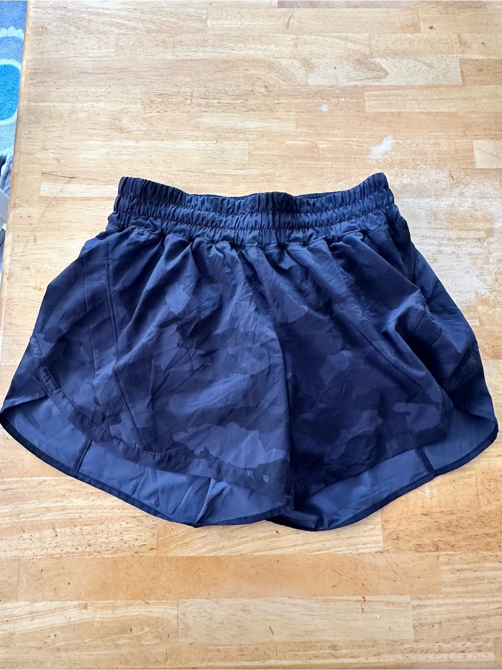 Lululemon shorts size 8